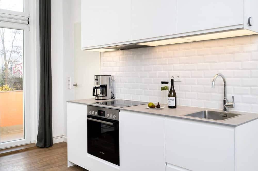 Ganze Wohnung, 2-Bedroom Apartment (80sqm) with a balcony(4) in Wedding Berlin, Berlin