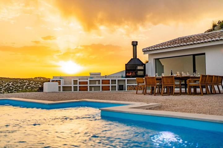 Chalet para 20 personas, con Jacuzzi y Terraza además de Jardín y Piscina en Provincia de Jaén - 2