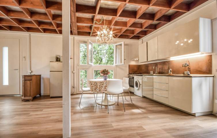 Cozy Apartment with Terrace, Parking, & AC in Deiva - Close to Pizzeria & River in Deiva Marina, Riviera di Levante