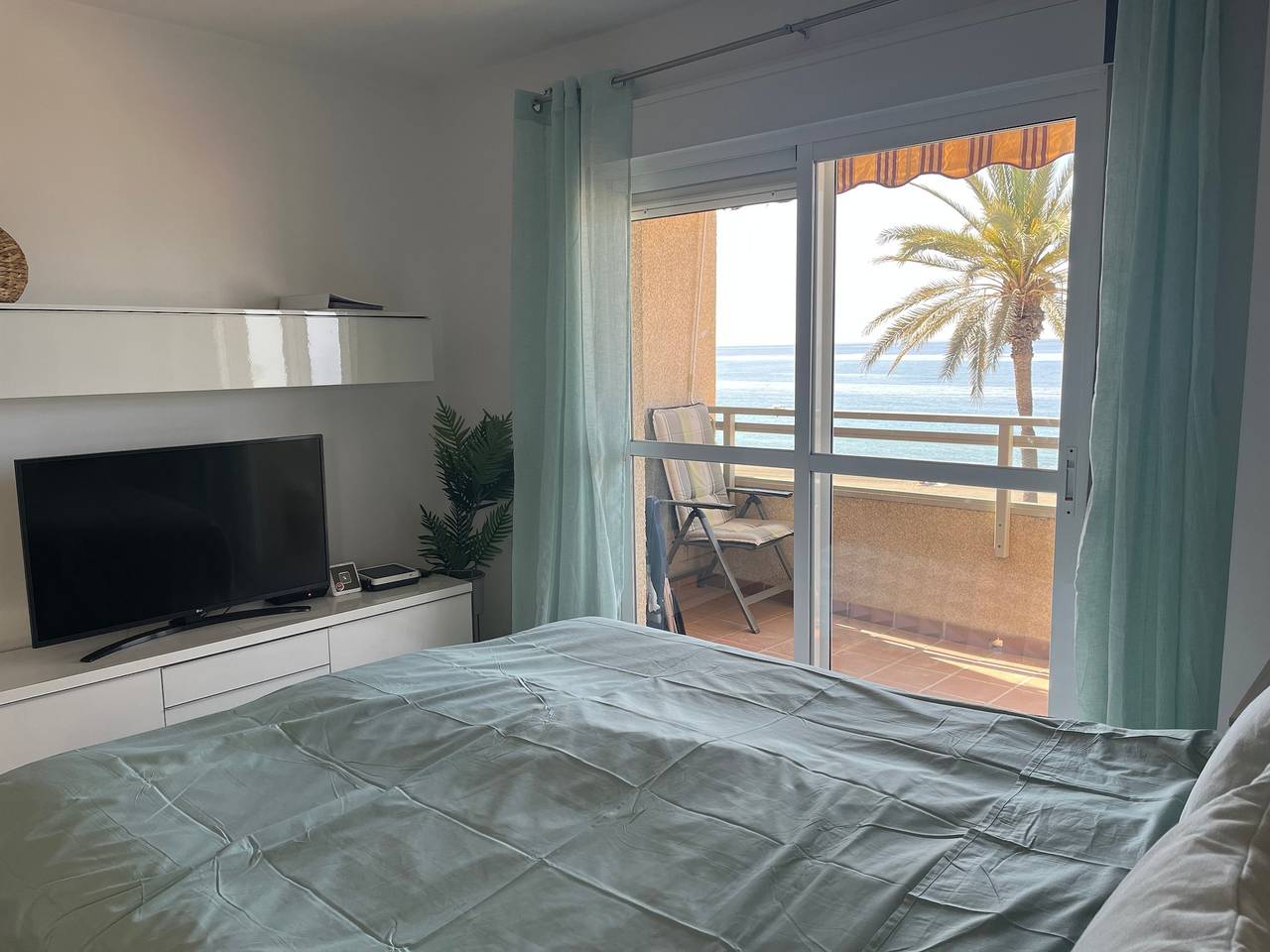 Appartement "Studio 2 Zeezicht" Aan het Strand met Zeezicht, foto 8