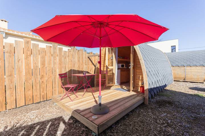 Cabane en bois pour 2 personnes, adapté aux familles
