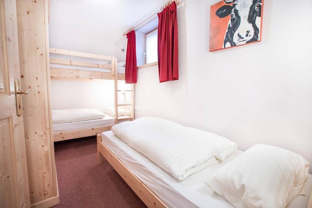 Chalet in Österreich nahe Skilift & Wald in Königsleiten, Pinzgau