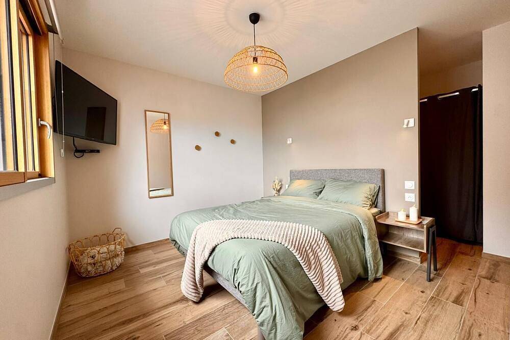 Maison Familiale à 10 min de la plage à pied - 4 suites avec salle d'eau privé in Quiberon, Côte des Mégalithes