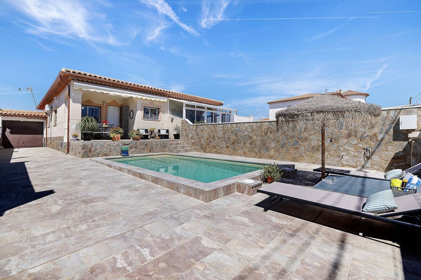 Casa Fleming with Private Pool, Wi-Fi, and Air Conditioning in Miami Platja in Cala dels Penyals (Miami Playa), Mont-roig del Camp