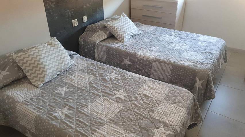 Gîte pour 6 personnes, avec vue et terrasse à Piles - 3