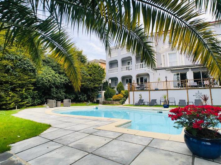 Maison d’hôte pour 2 personnes, avec Terrasse ainsi que Jardin et Piscine à Torquay