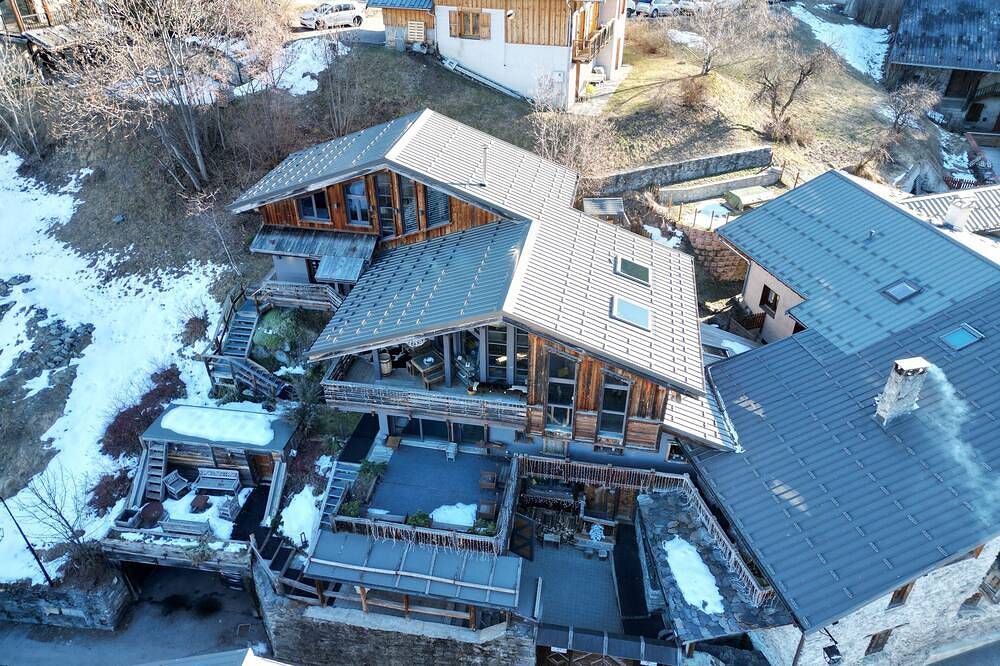 Chalet luxe 14 pers 6 chambres 6 sdb piscine intérieure privée sauna terrasses in Massif de la Vanoise