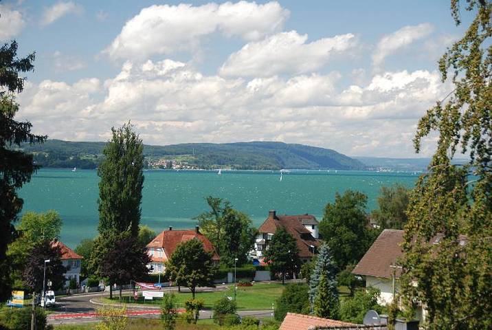 Ferienwohnung für 6 Personen, mit Balkon/Terrasse und Balkon sowie Garten und Seeblick in Unteruhldingen - 2