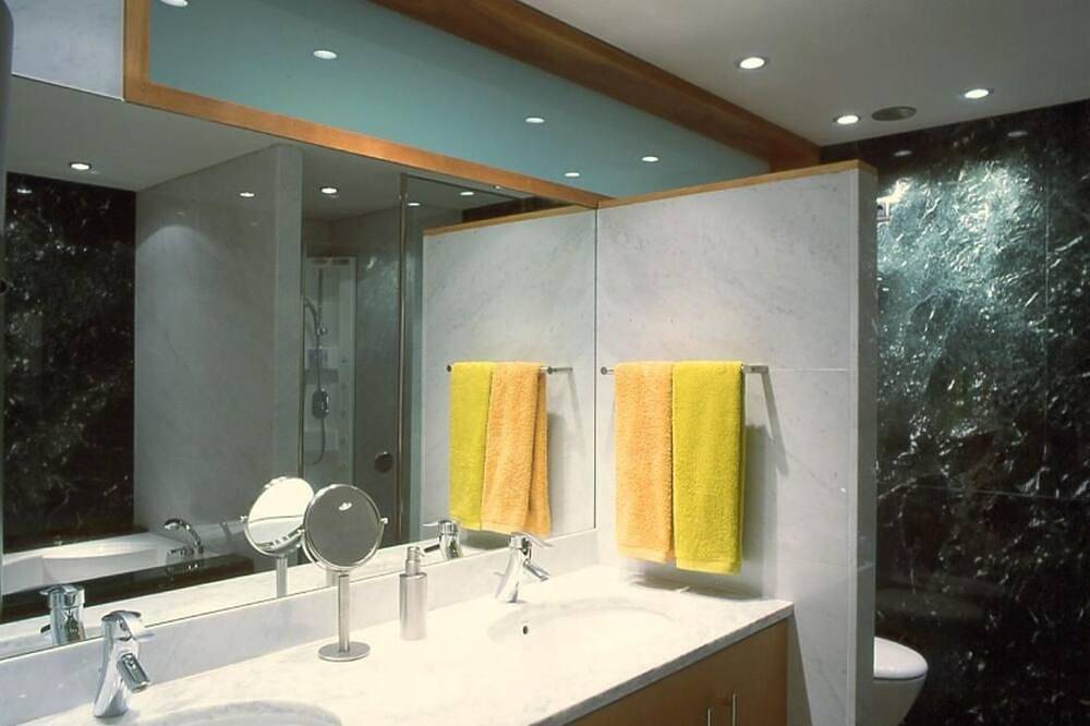 Villa con piscina privada, sauna y sala lounge en Barcelona in Sant Andreu, Barcelona
