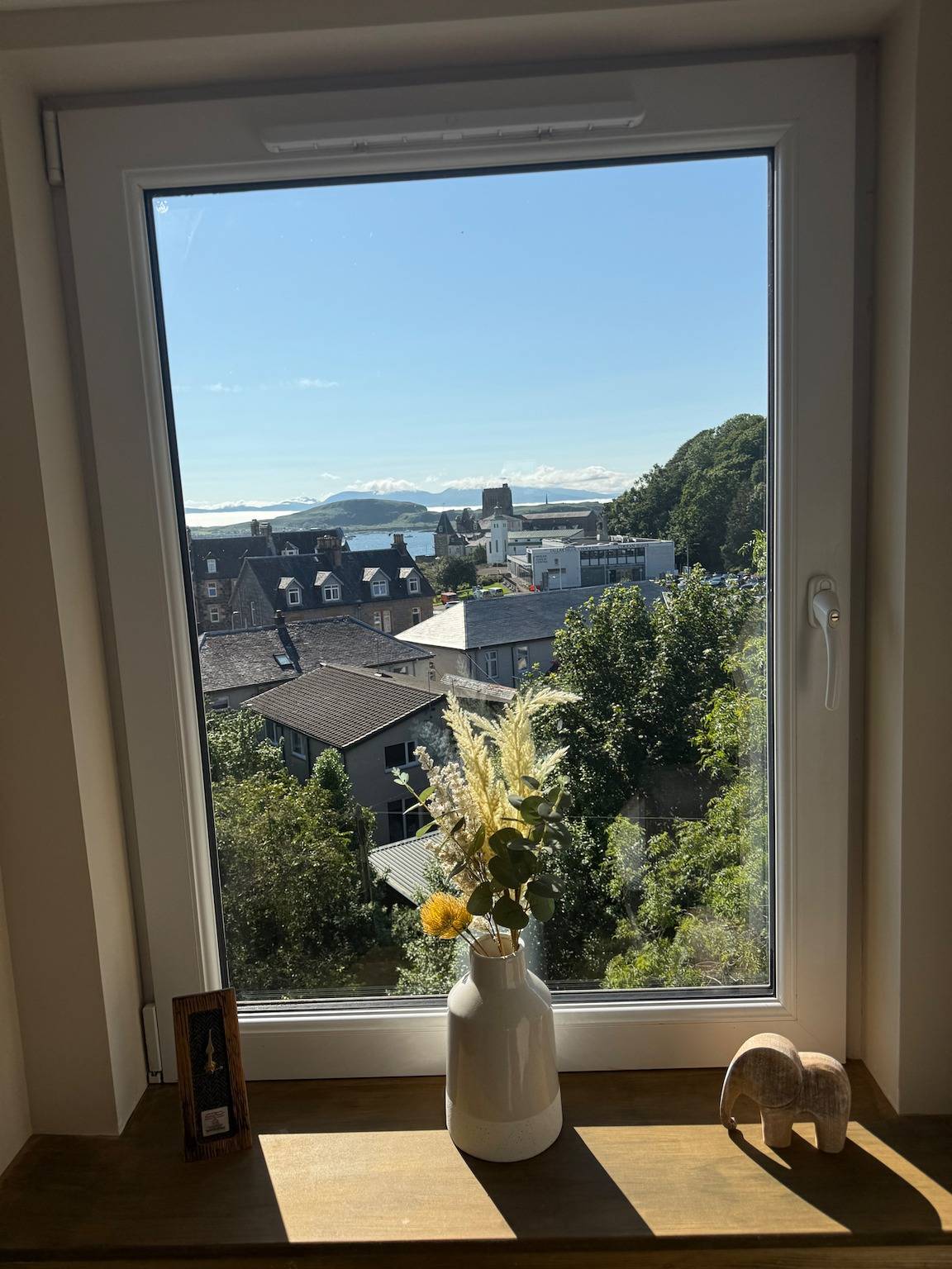 Ganze Ferienwohnung, Apartment Sleeps 2 with Sea Views in Oban, Loch Linnhe