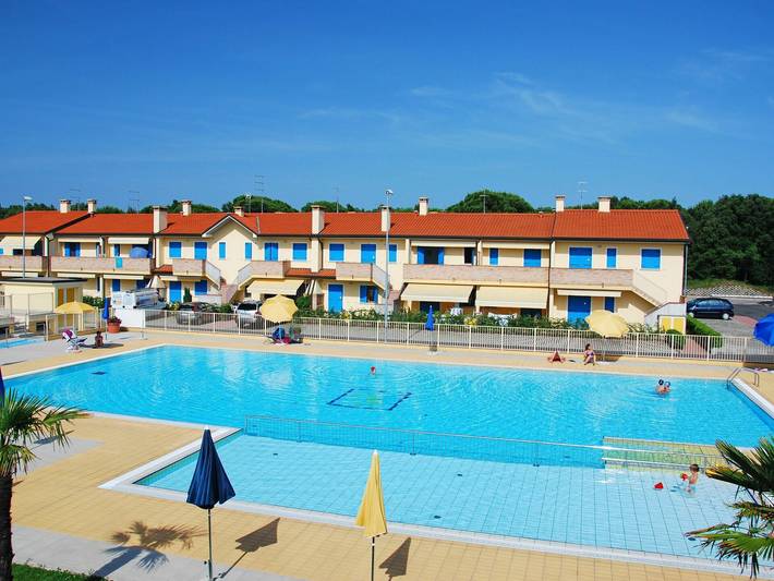 Ferienwohnung für 4 Personen, mit Terrasse und Garten sowie Pool in Rosolina Mare
