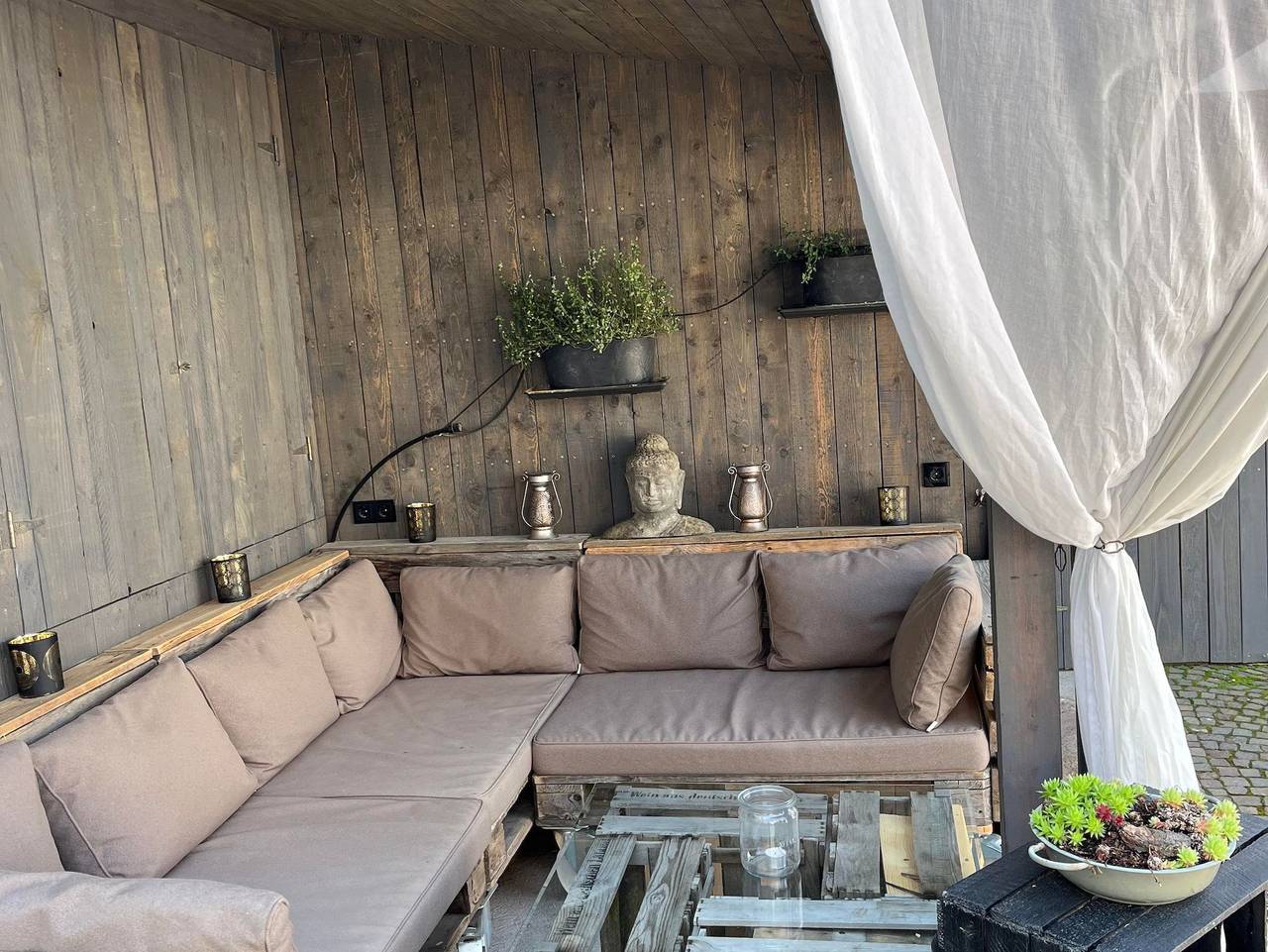 Ganze Ferienwohnung, Ferienwohnungen Steffushof - Ferienwohnung "African Lodge" in Wachenheim, Pfälzer Rheinebene