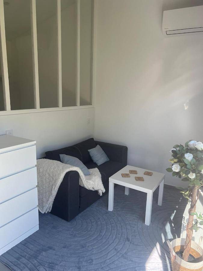 Location de vacances pour 2 personnes, avec terrasse à Beynost - 2