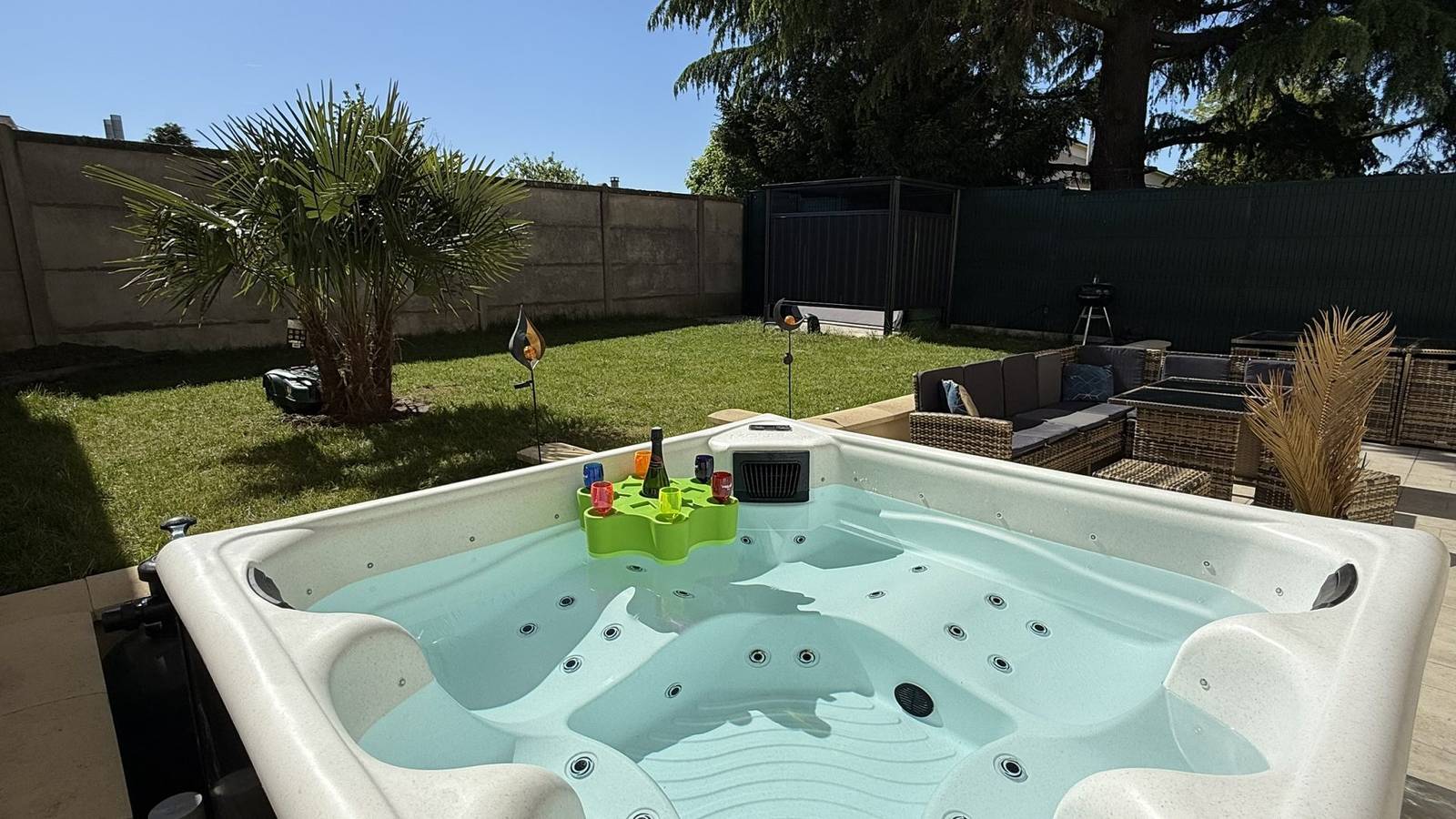 Magnifique villa Spa - 12 pers., 6 ch. - 6 sdb, calme in Compiègne, Oise