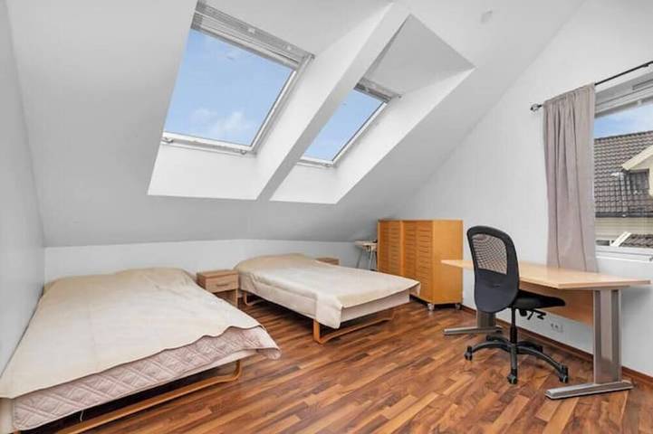 Spacious villa with private pool, 5 bedrooms and 5 bathrooms in Stavanger