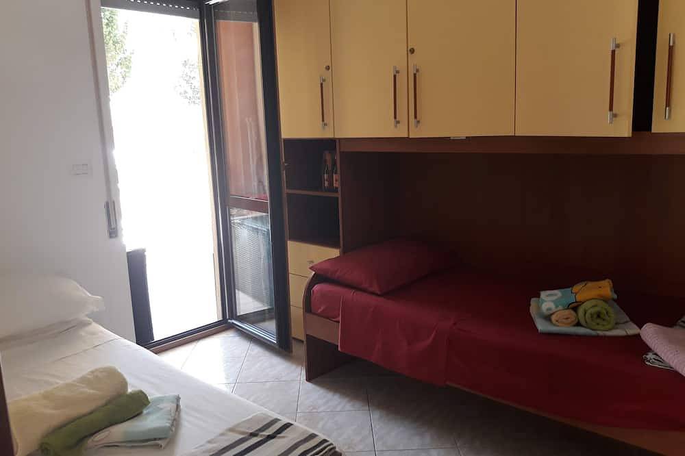 Apartamento entero, Hermoso apartamento de 3 dormitorios con amplio patio privado y jardín in Pizzo, Provincia de Vibo Valentia
