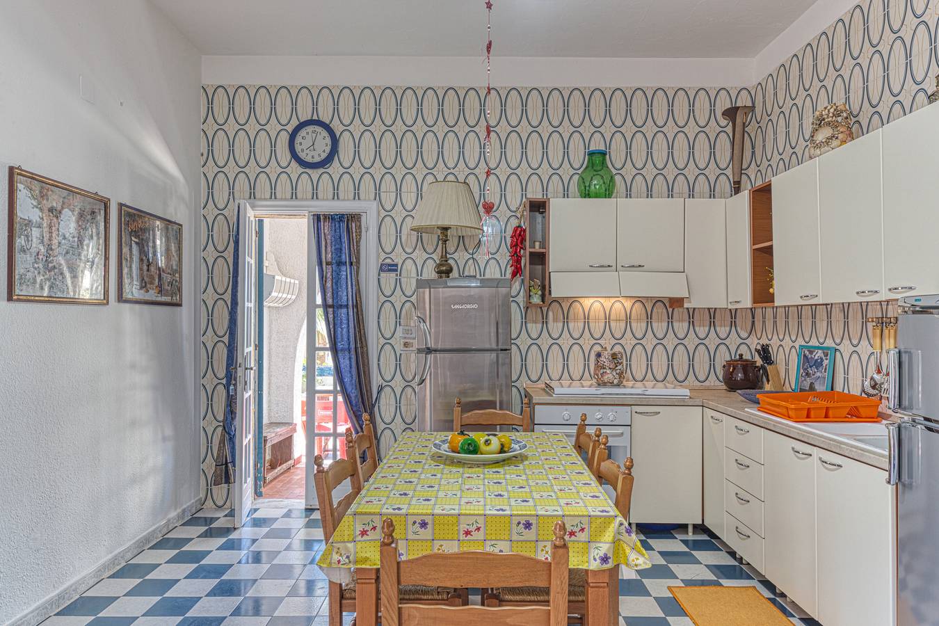 Holiday Home "Villa Tulipano" with Sea View, Garden & Wi-Fi in Torre Pali, Salve