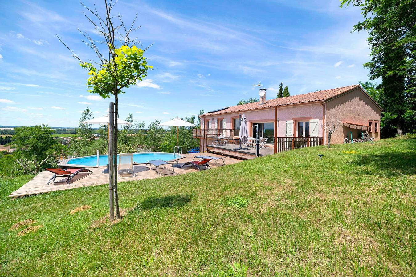 Maison toute équipée, piscine, vue & au calme in Belpech, Région de Carcassonne