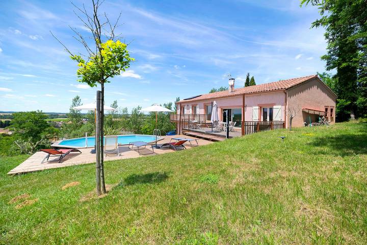 Fully Equipped House with Pool, Stunning Views & Peaceful Setting in Belpech, Carcassonne region