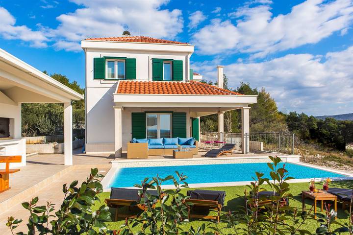 Villa für 10 Personen, mit Garten und Pool in Primosten