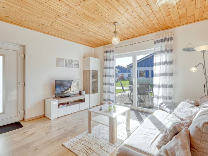 Ferienhaus für 4 Personen, mit Terrasse und Garten in Altefähr - 3