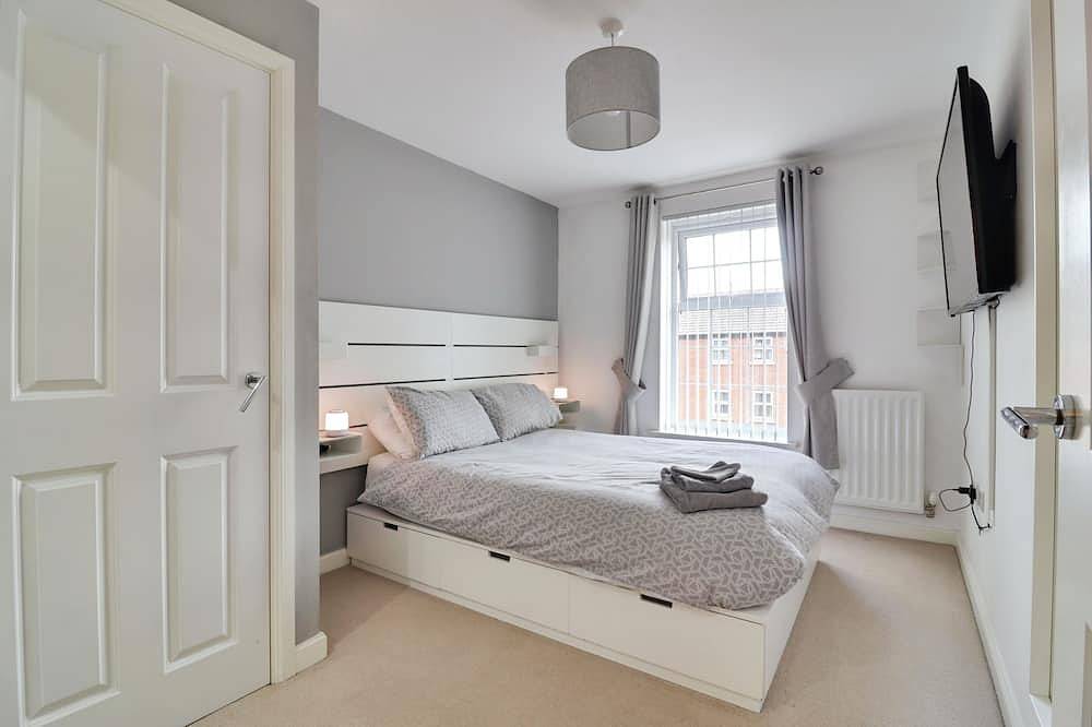 Entire apartment, Modern & Cosy Apartment with free parking, 5 minutes from town centre! in Stafford, Staffordshire