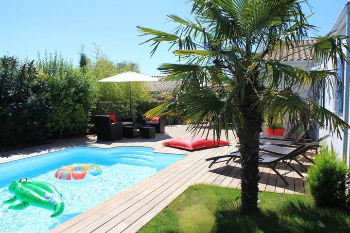 Location de vacances pour 6 personnes, avec Terrasse ainsi que Jardin et Piscine dans Chagnolet