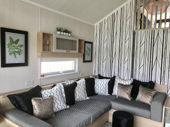 2 Bed Lodge - Sleeps 4 - Parking - Wifi in Inverness, Highlands