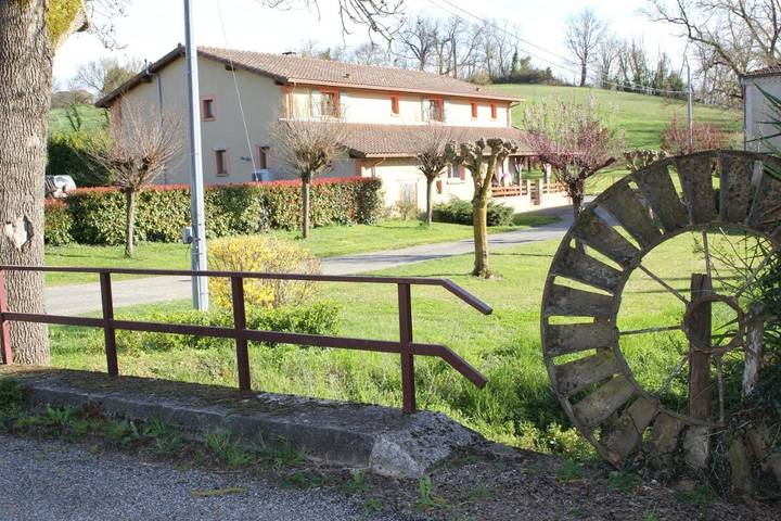 Chambre d’hôte pour 2 personnes, avec Terrasse ainsi que Jardin et Piscine