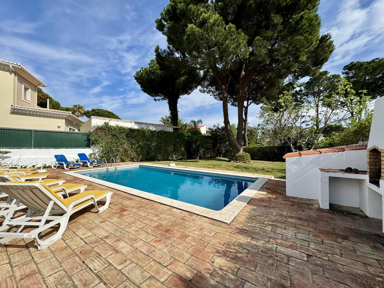 Vilamoura Ocean Villa With Pool in Quarteira, Faro Distrikt