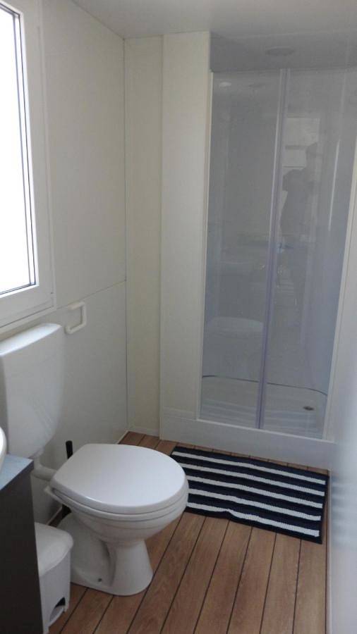 Camping für 4 Personen, mit Terrasse und Ausblick sowie Garten in Tisno - 2