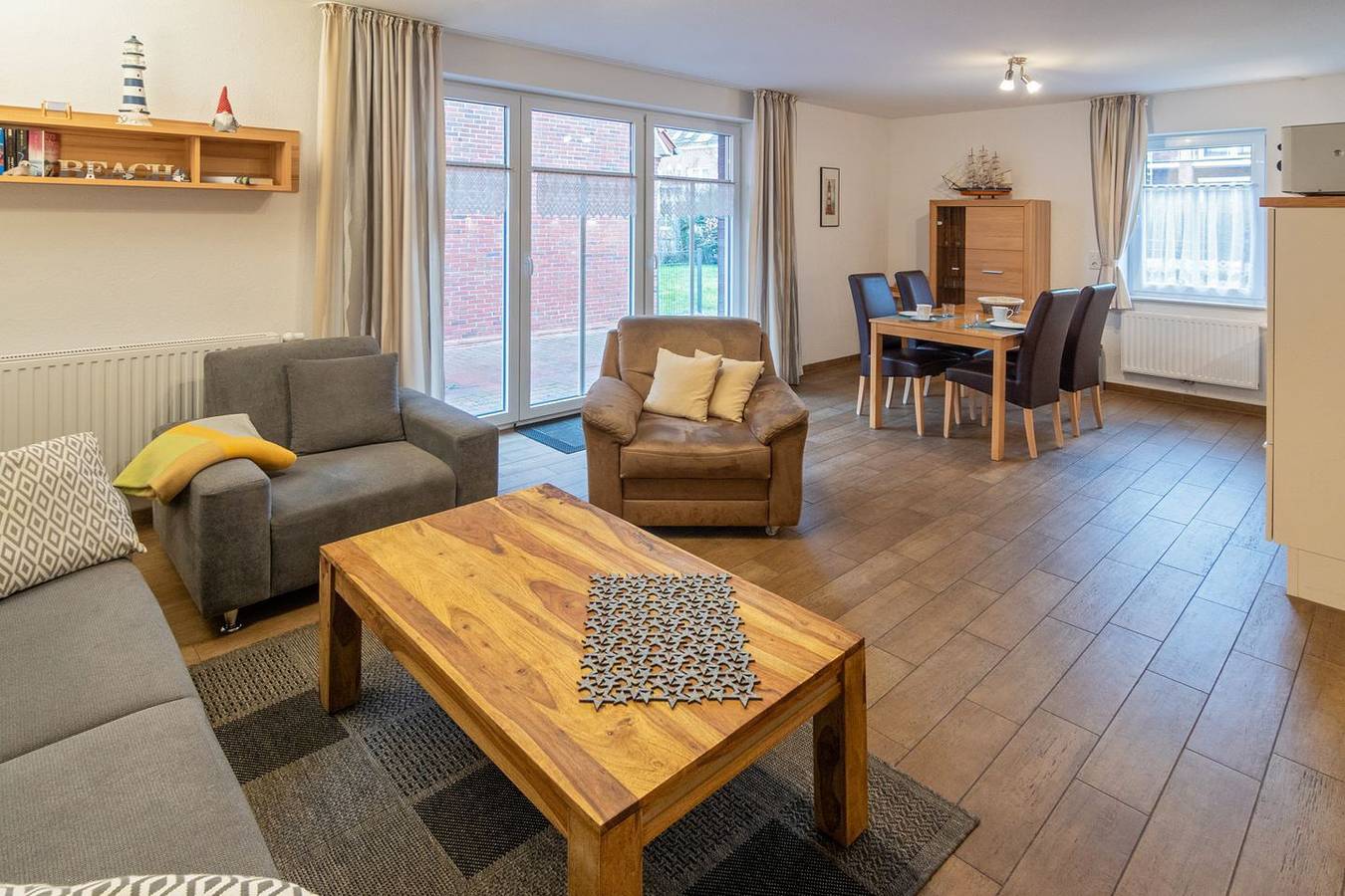 Ganze Wohnung, Moderne Ferienwohnung mit Terrasse und hochwertiger Ausstattung in Norddeich in Strand Norddeich, Norddeich