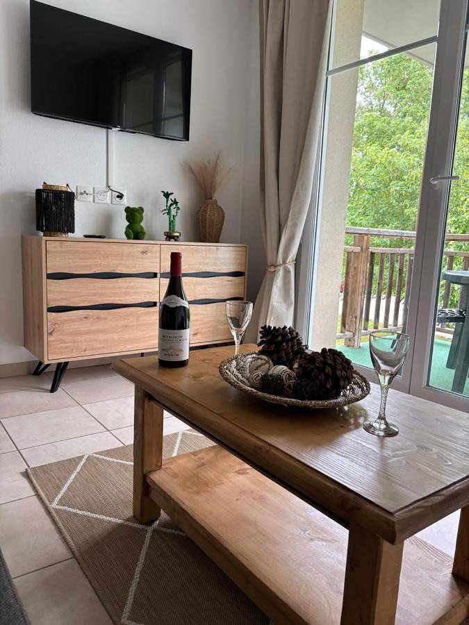 Gîte pour 4 personnes, avec piscine ainsi que jardin et sauna, animaux acceptés à Levernois - 2