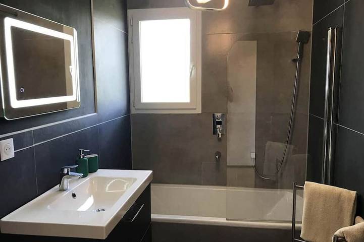 Gîte pour 2 personnes, avec jacuzzi et jardin à Aragon - 4