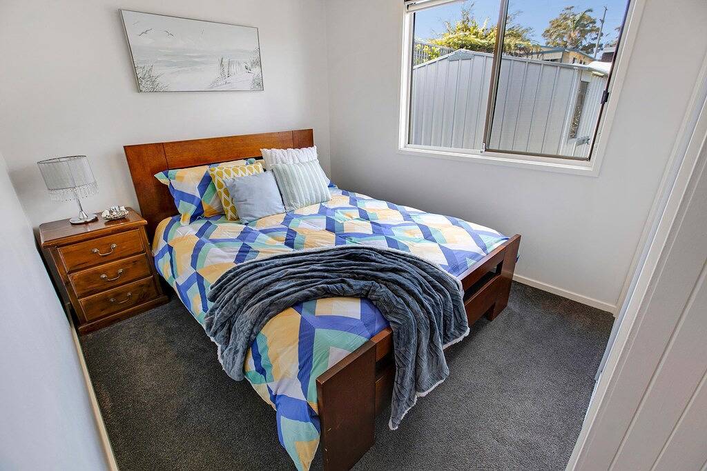 Livin the Dream - Perfectly equipped for your next family getaway in Lakes Entrance, East Gippsland Shire