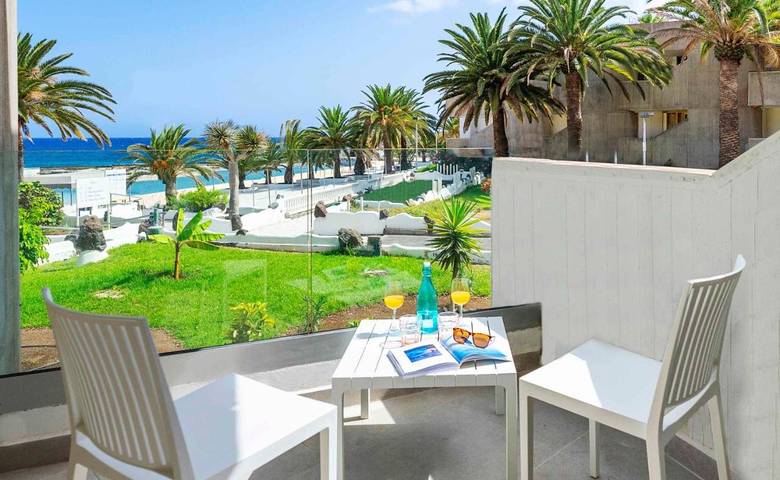 Apartahotel para 3 personas, con jardín además de piscina y vistas en Tenerife Sur