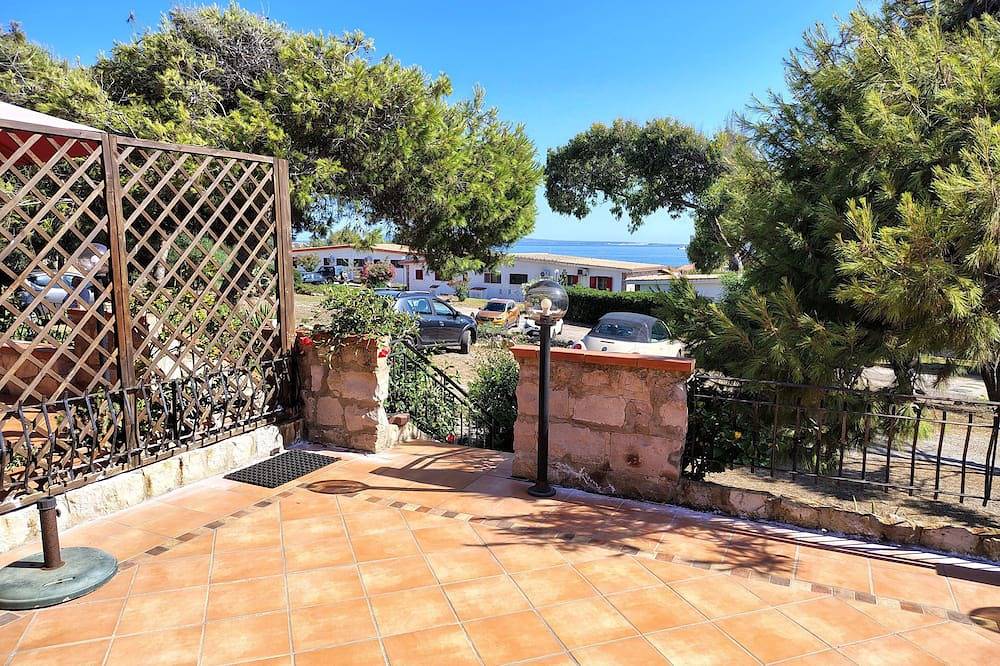 A 5 minuti dalla spiaggia, Eighta villetta in villaggio privato per famiglie in Portoscuso, Provincia di Carbonia-Iglesias