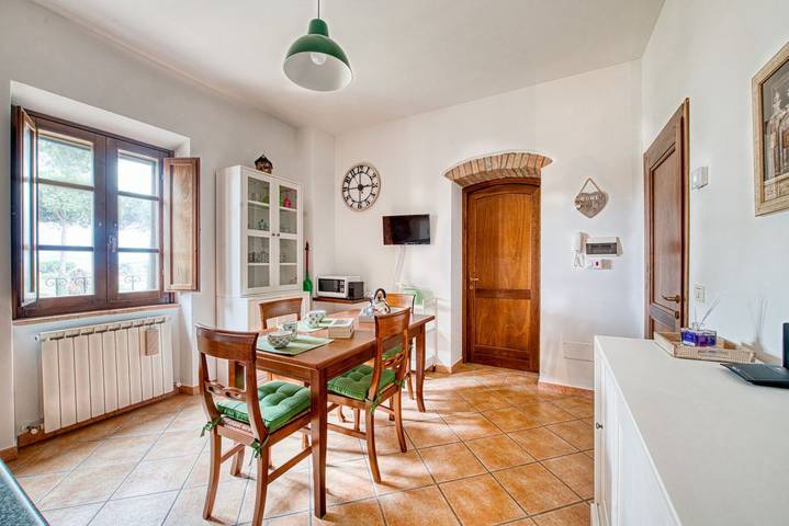 Ganze Wohnung, Ferienwohnung für 2 Personen mit Balkon/Terrasse in Passignano sul Trasimeno, Lago Trasimeno