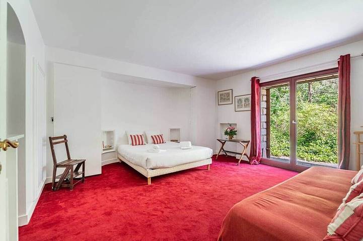 Location de vacances pour 12 personnes, avec piscine et balcon à Le Vaudoué - 2