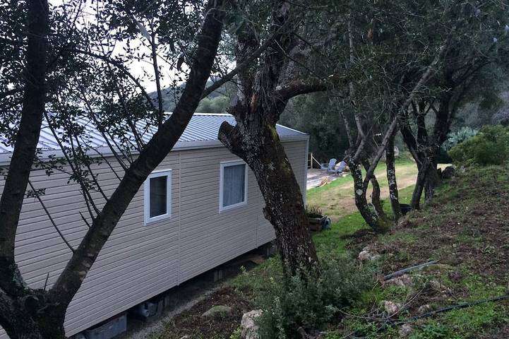 Air-conditioned mobile home facing the Gulf of Valinco 10 minutes from the beach in Olmeto, Sartène und Umgebung