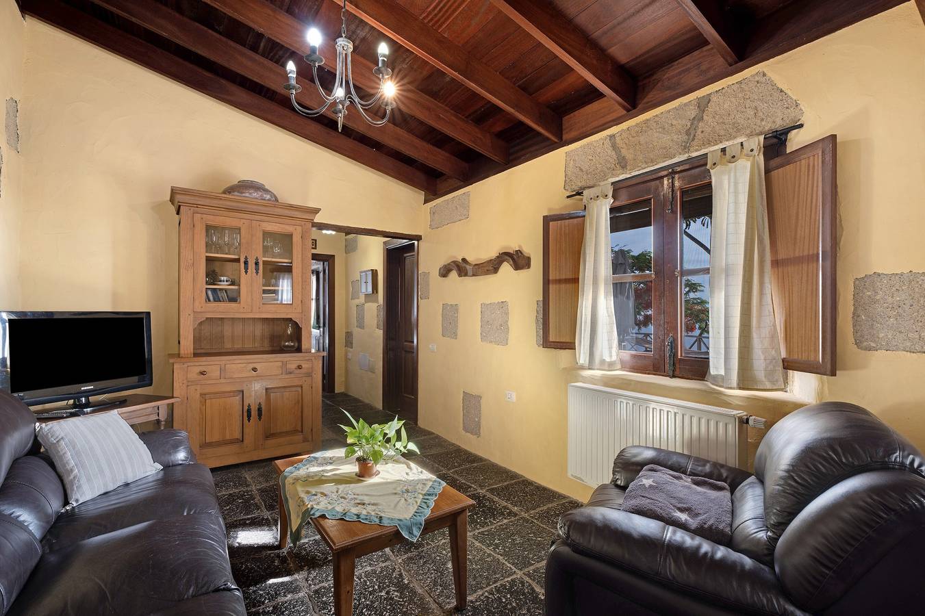 Casa rural "Biofinca Las Dulces Casa Medianeros" con vistas al mar, piscina climatizada y Wi-Fi in Guía de Isora, Tenerife Sur