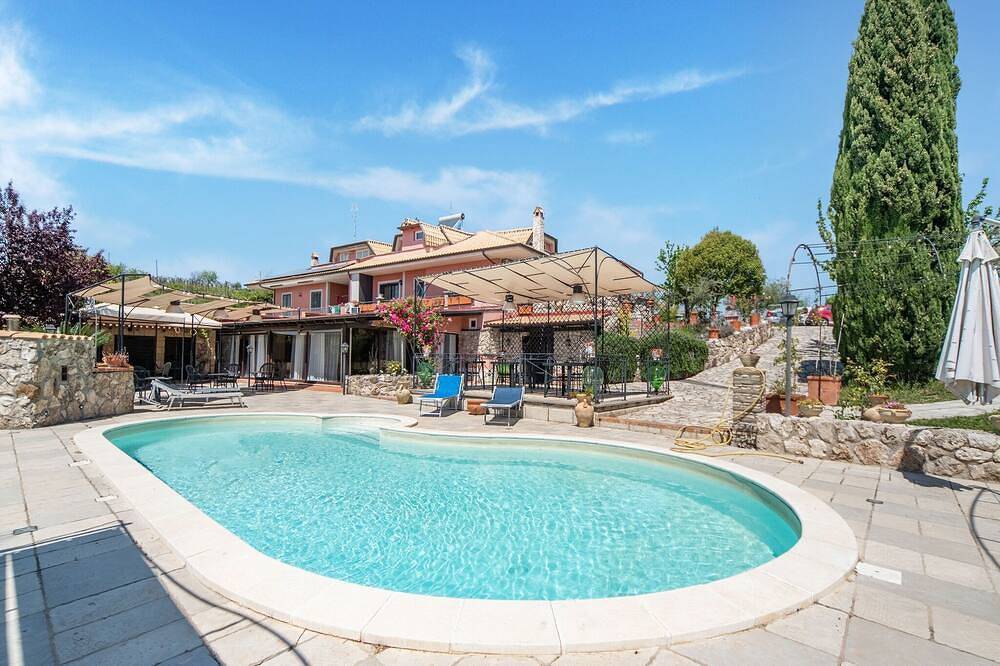 Villa en Monterotondo con Piscina y Vistas in Monterotondo, Provincia de Roma