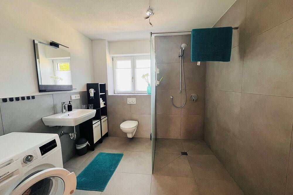 Ganze Wohnung, Wohnung im Herzen des Allgäus – bis zu 5 Gäste,2 Schlafzimmer & gratis Parkplatz in Heimenkirch, Bayerisch Schwaben