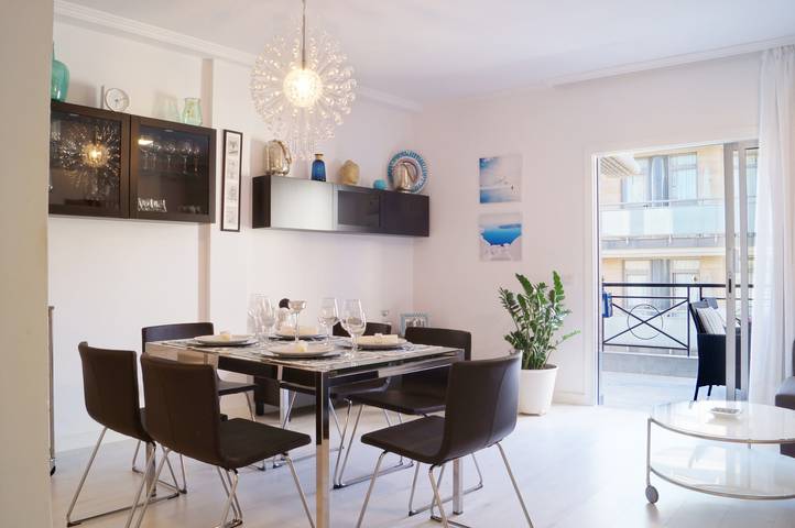 Entire apartment, Vacation Home 'Los Cristianos Seaview Centric' with Sea View, Wi-Fi and Air Conditioning in Los Cristianos, Arona