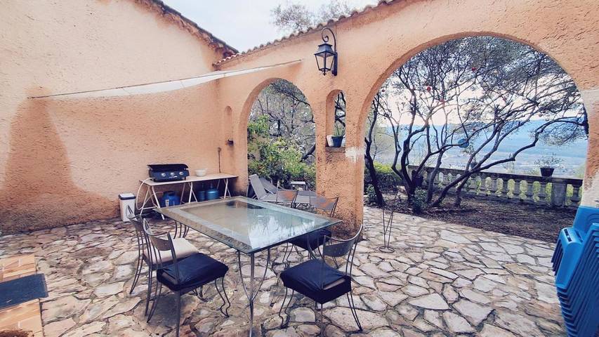 Location de vacances pour 14 personnes, avec jardin et vue, animaux acceptés à Le Cannet-des-Maures - 4