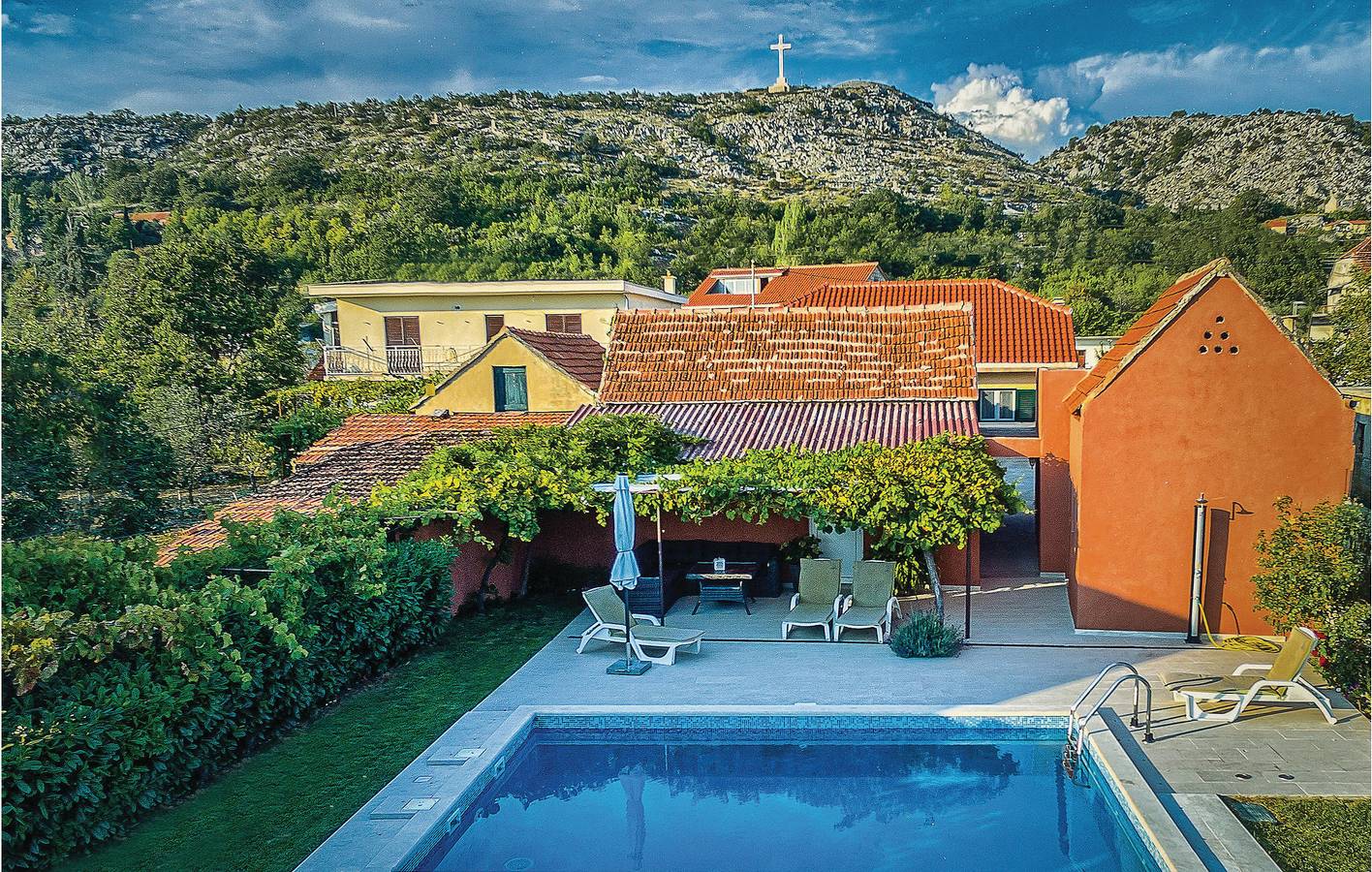 Ferienhaus für 6 Personen mit Terrasse in Dalmatinisches Zagora