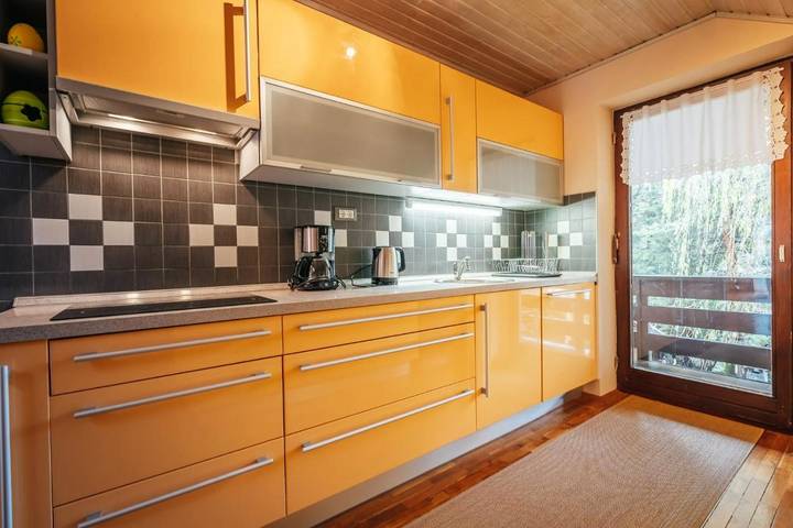 Gîte pour 7 personnes, avec vue et jardin, adapté aux familles dans Mojstrana - 4