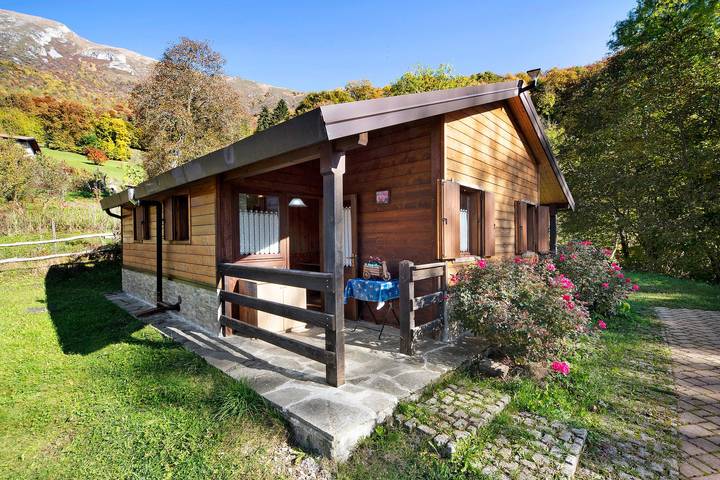 Chalet "Casa Bucaneve" con vista sulle montagne, Wi-Fi e giardino in Comune di Barzio, Prealpi Bergamasche Occidentali