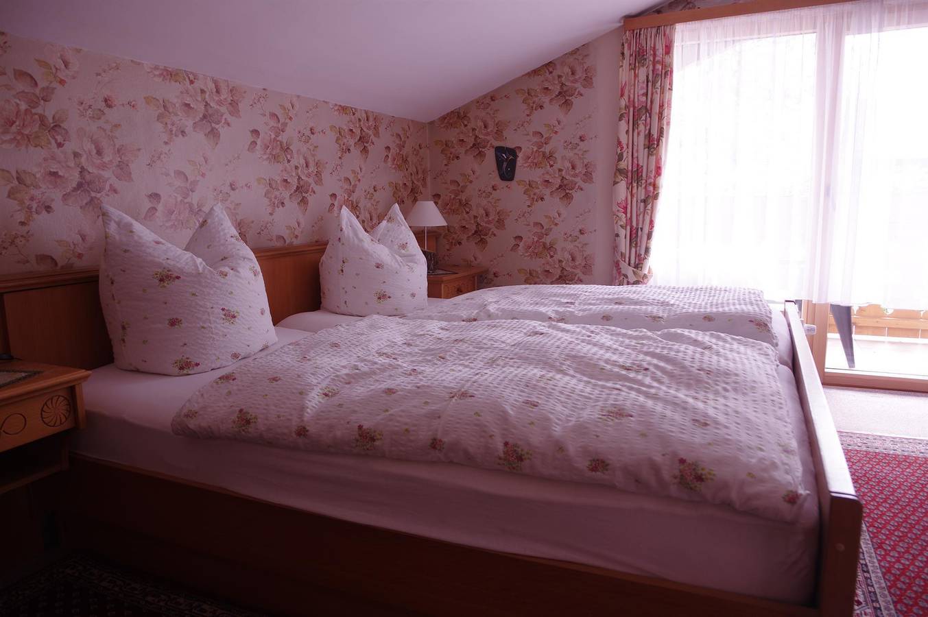 Doppelzimmer, Dusche, Wc in Garmisch-Partenkirchen, Bayerische Alpen