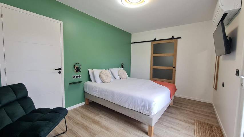 Location de vacances pour 2 personnes, avec vue ainsi que piscine et jardin à Saint-Jean-de-Marsacq - 4